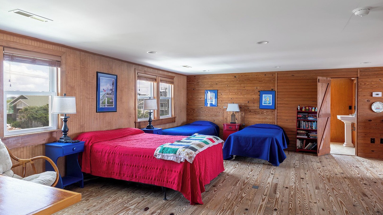 Photo of Bedroom in Atlantic Beach