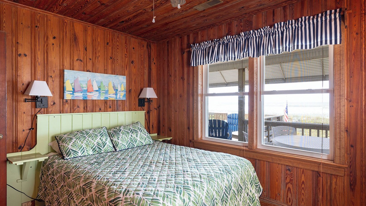 Photo of Bedroom in Atlantic Beach
