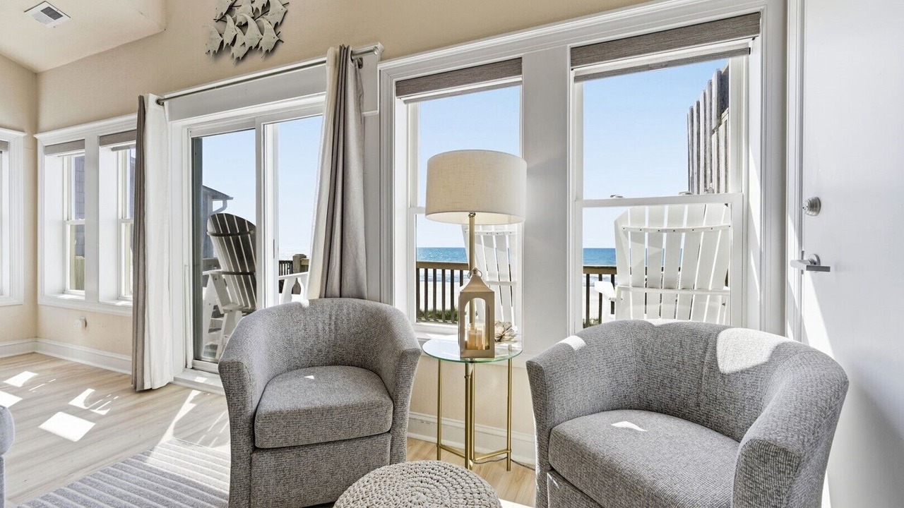 Photo of Livingroom in North Topsail Beach