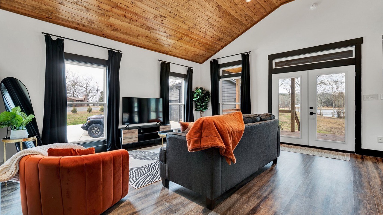 Photo of Livingroom in Chickamauga Lake