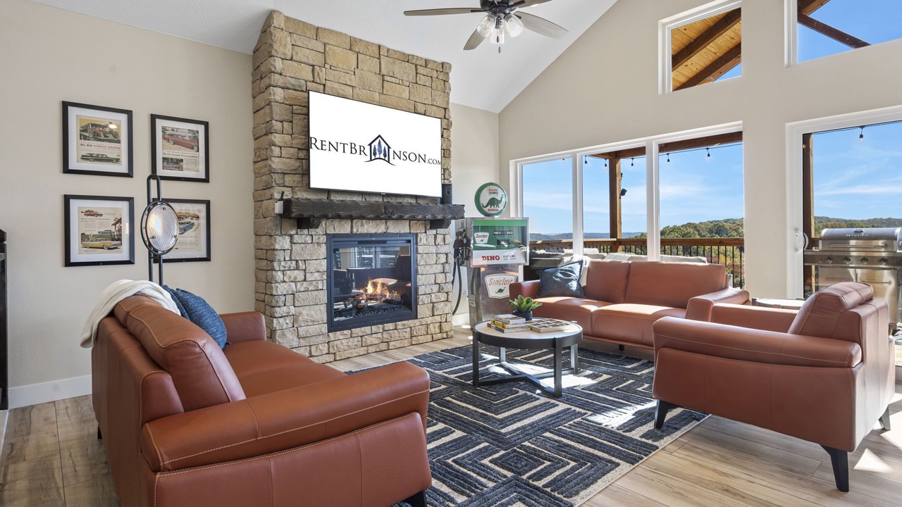 Photo of Livingroom in Kimberling City
