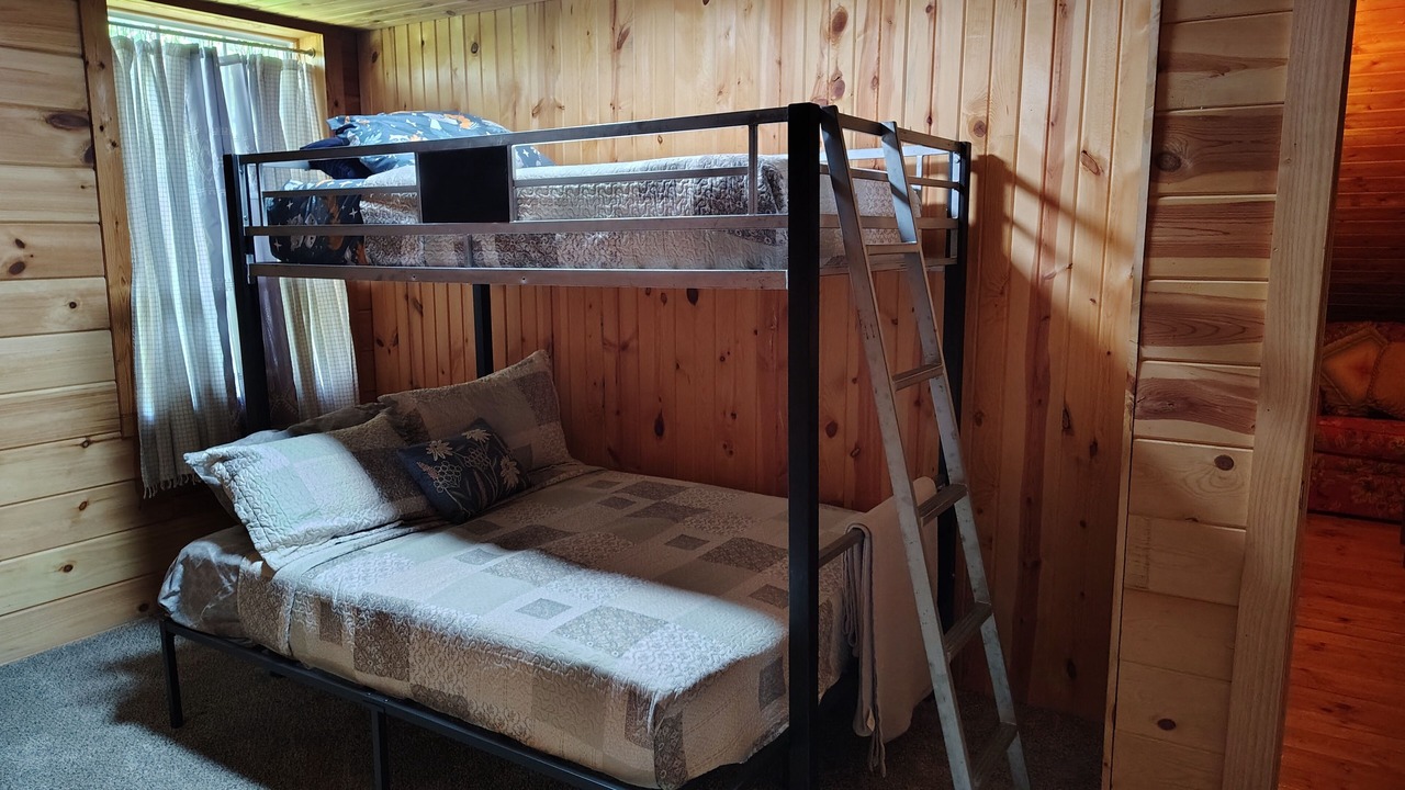 Photo of Bedroom in Pryor