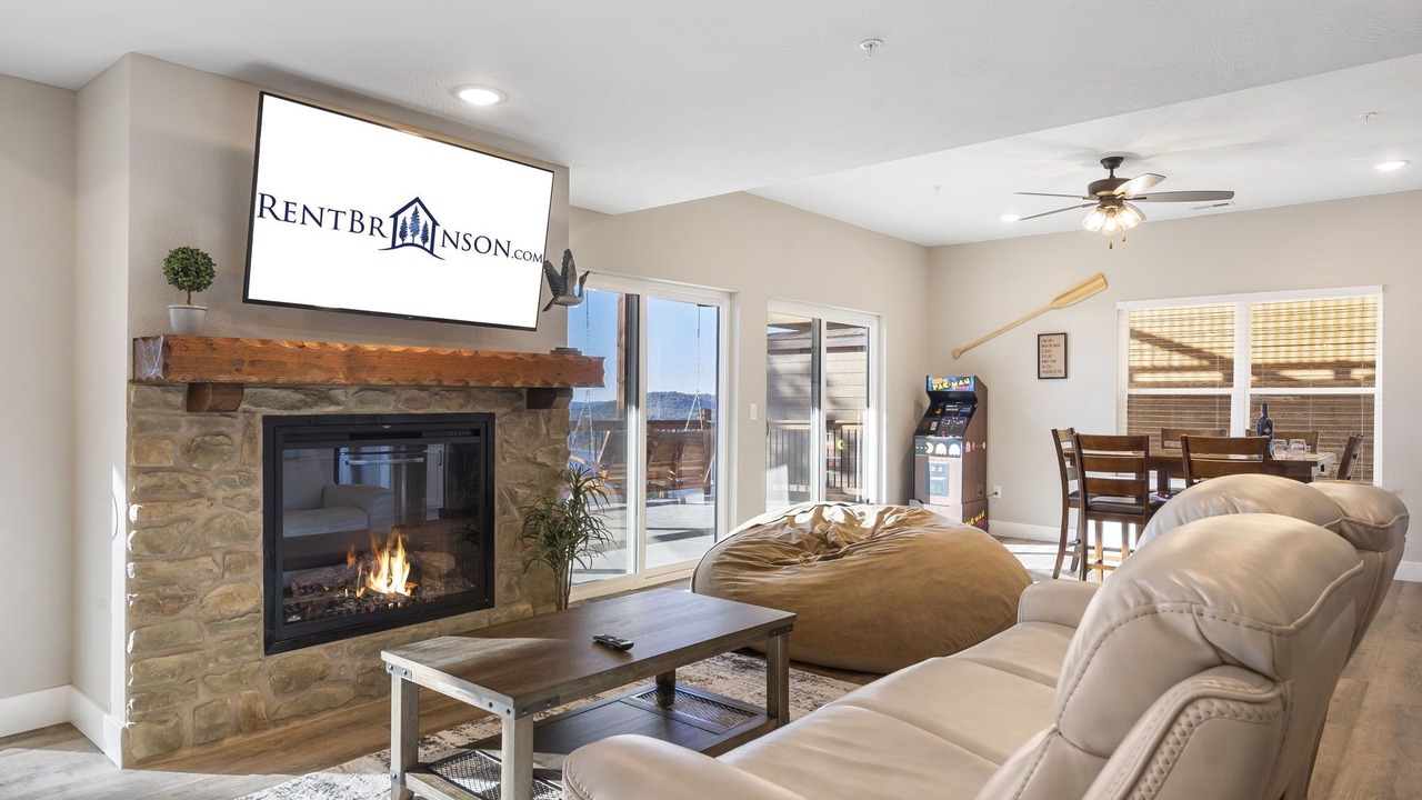 Photo of Livingroom in Kimberling City