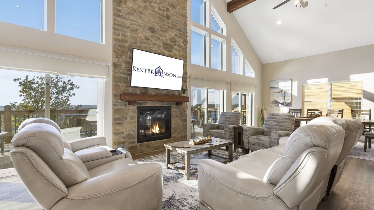 Photo of Livingroom in Kimberling City