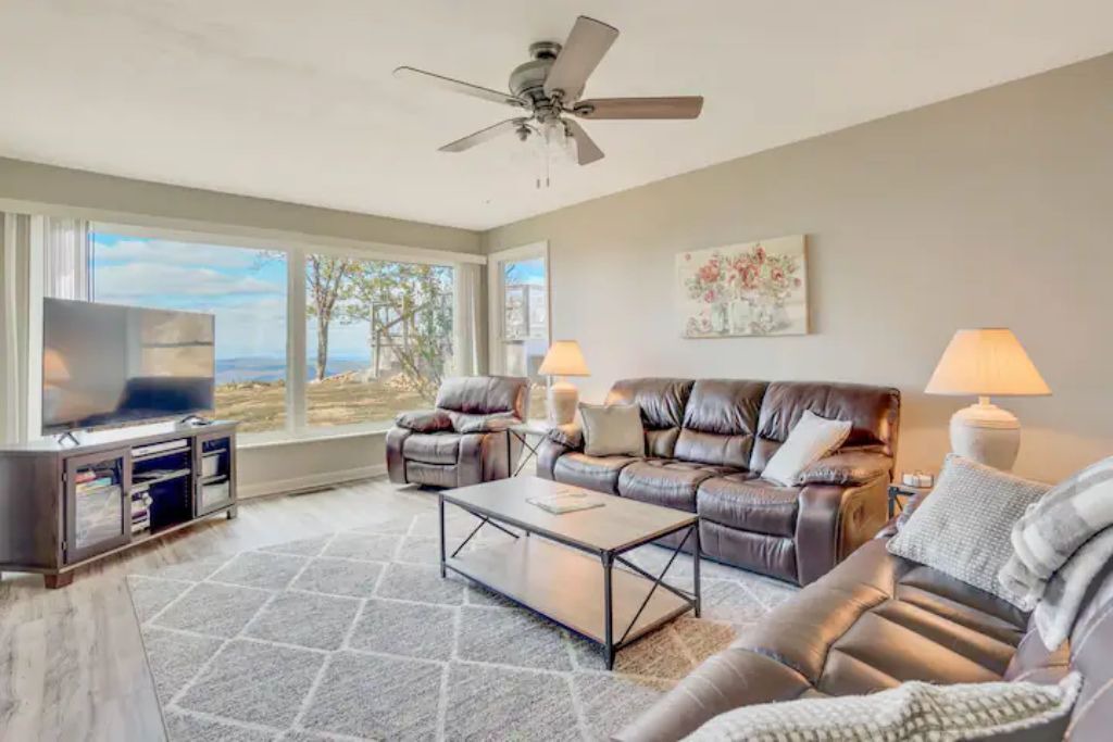 Photo of Livingroom in Lupton City