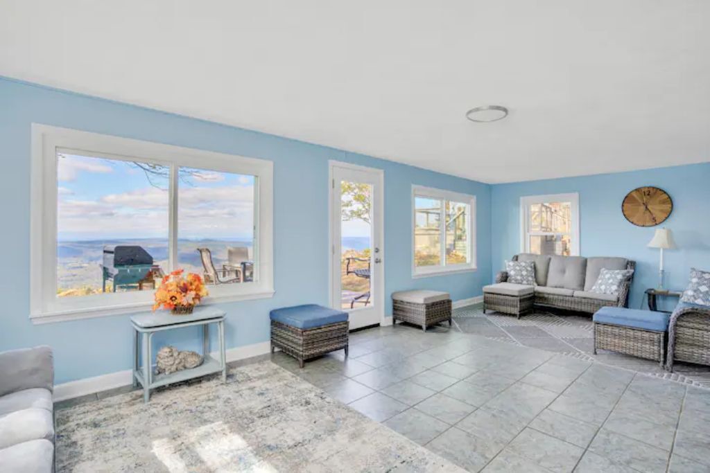 Photo of Livingroom in Lupton City