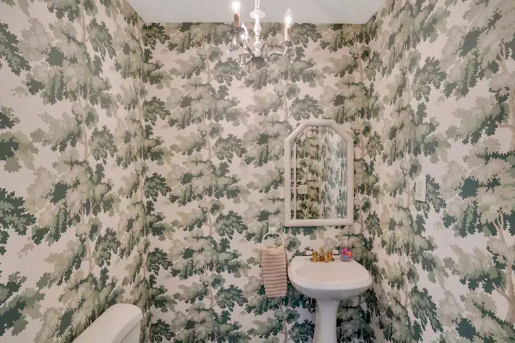 Photo of Bathroom in Lupton City