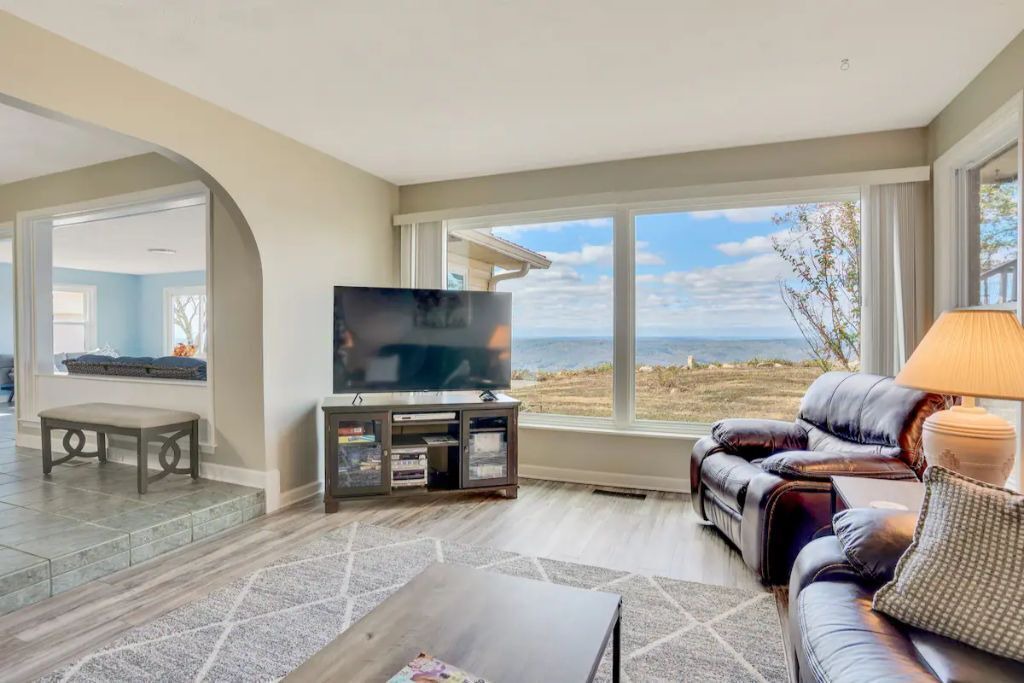 Photo of Livingroom in Lupton City
