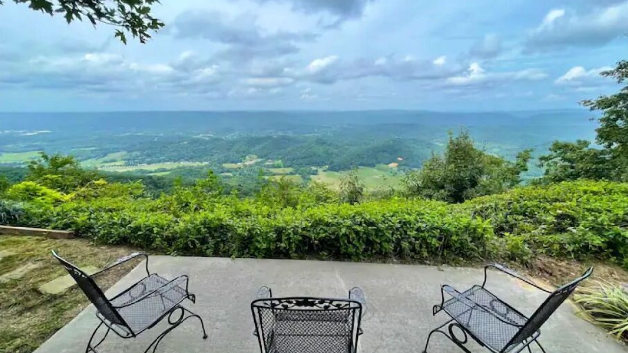 Photo of Patio Balcony in Lupton City