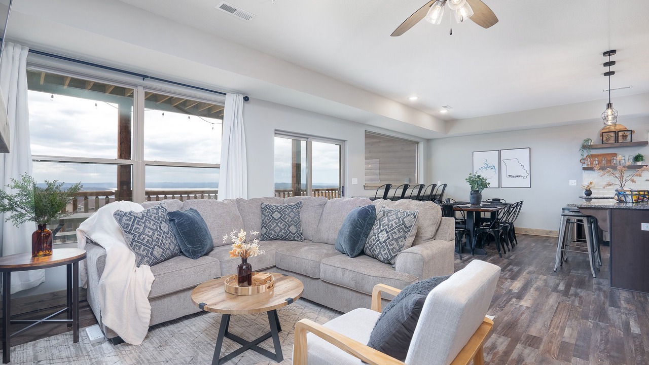 Photo of Livingroom in Branson Theater District