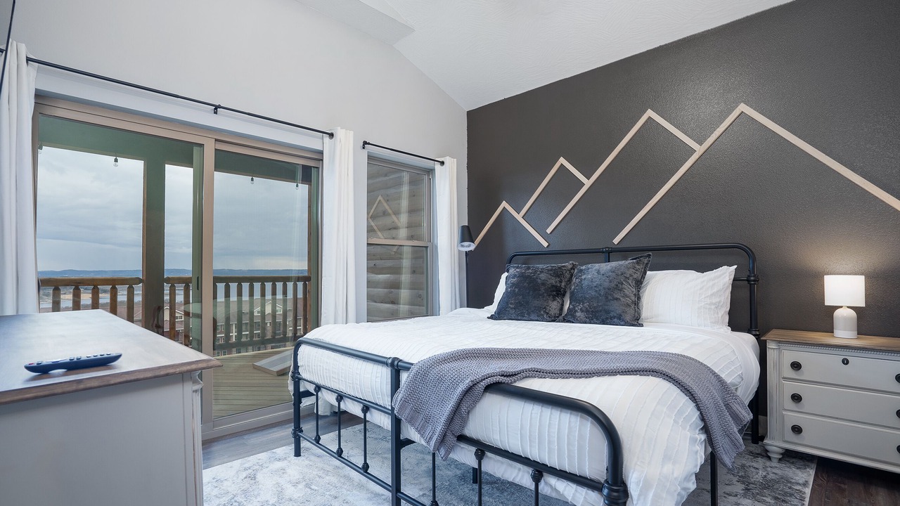 Photo of Bedroom in Branson Theater District