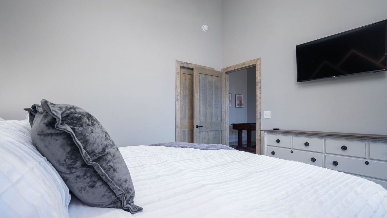 Photo of Bedroom in Branson Theater District