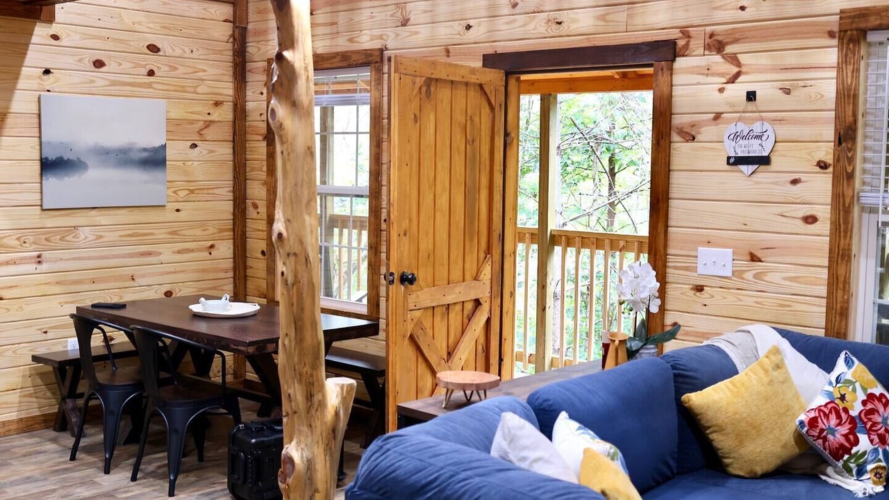 Photo of Livingroom in Rogers