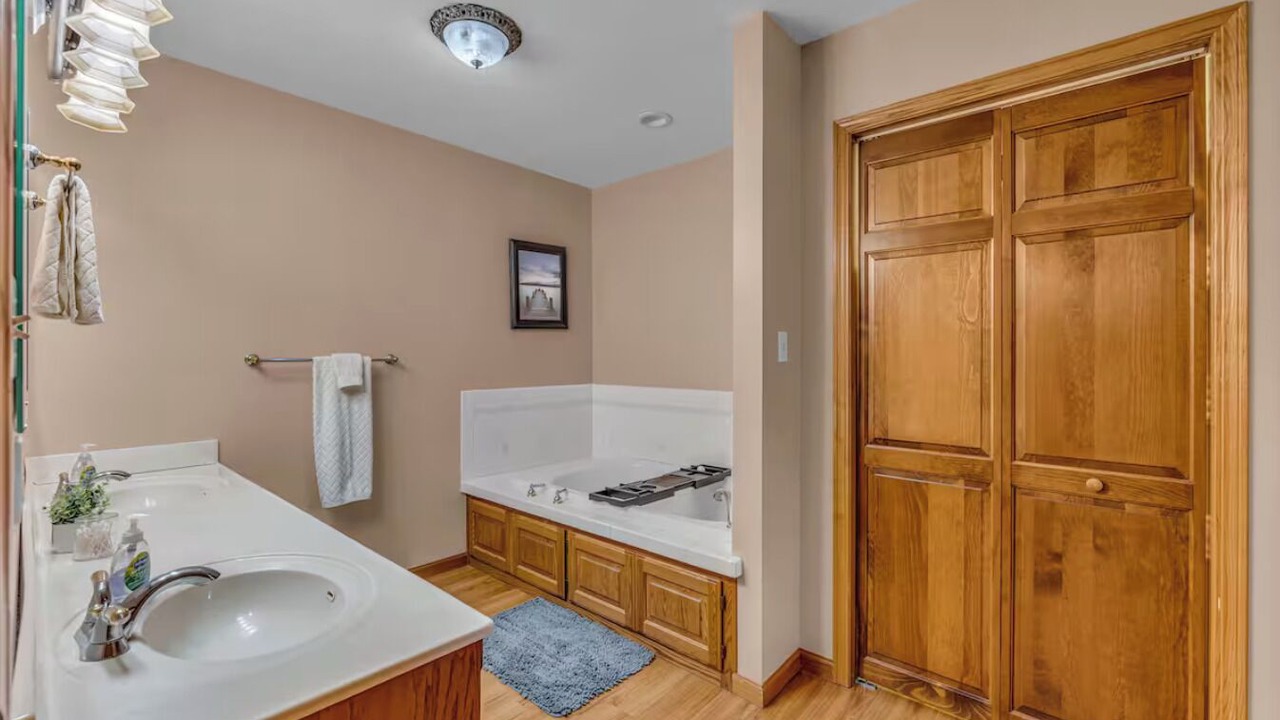 Photo of Bathroom in Grantville