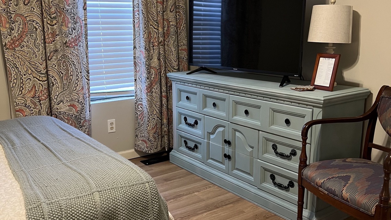 Photo of Bedroom in Counce