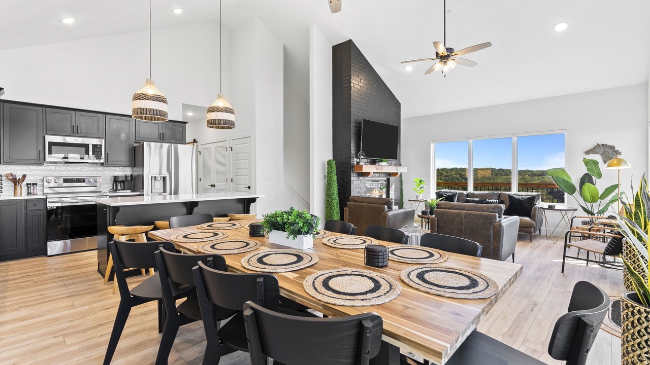 Photo of Livingroom in Kimberling City