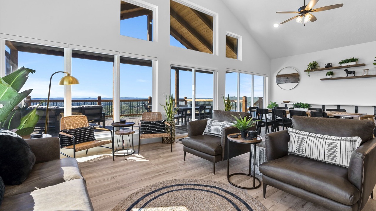 Photo of Livingroom in Kimberling City
