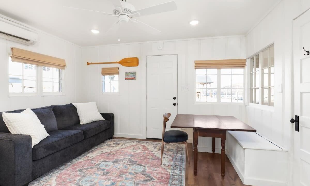 Photo of Livingroom in Rockaway Beach