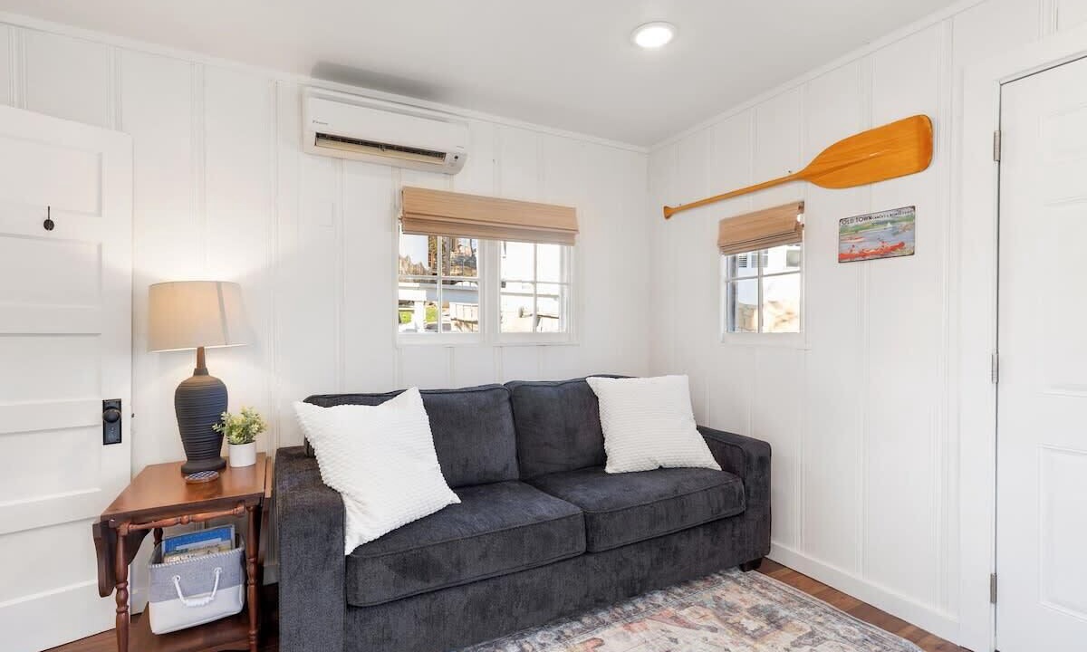 Photo of Livingroom in Rockaway Beach