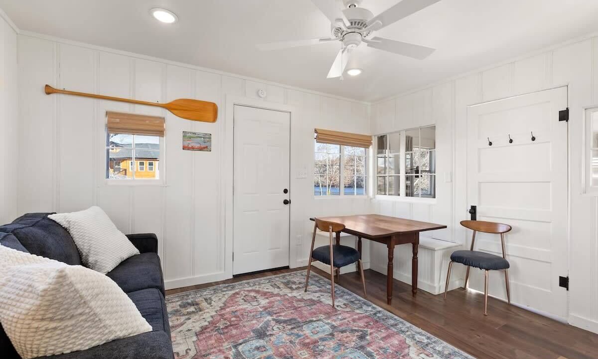 Photo of Livingroom in Rockaway Beach