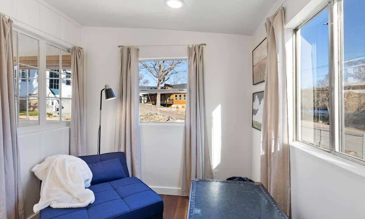 Photo of Livingroom in Rockaway Beach