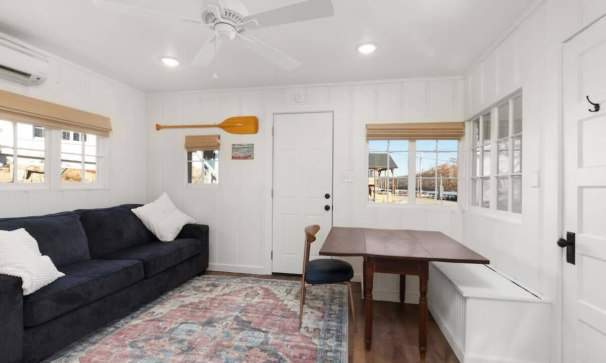 Photo of Livingroom in Rockaway Beach