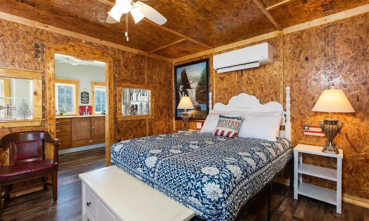 Photo of Bedroom in Rockaway Beach