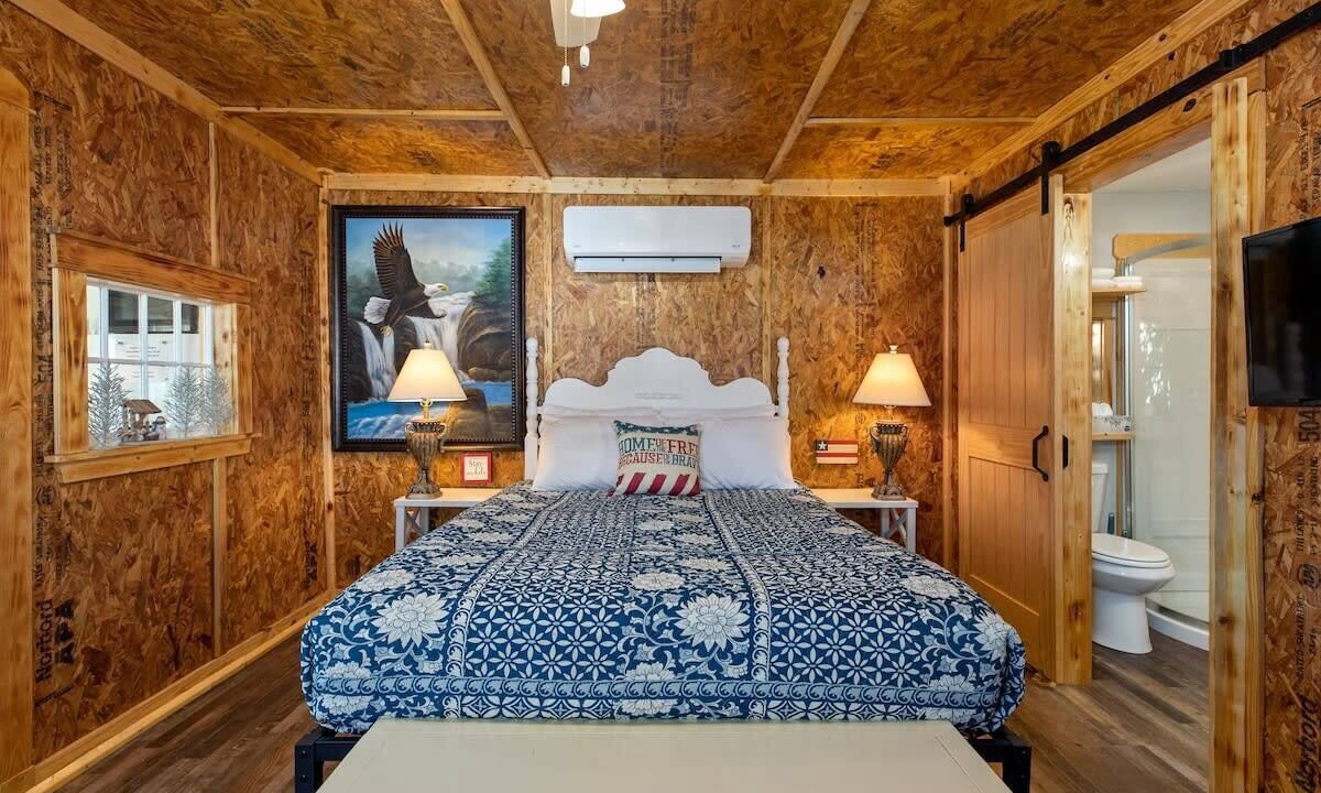Photo of Bedroom in Rockaway Beach