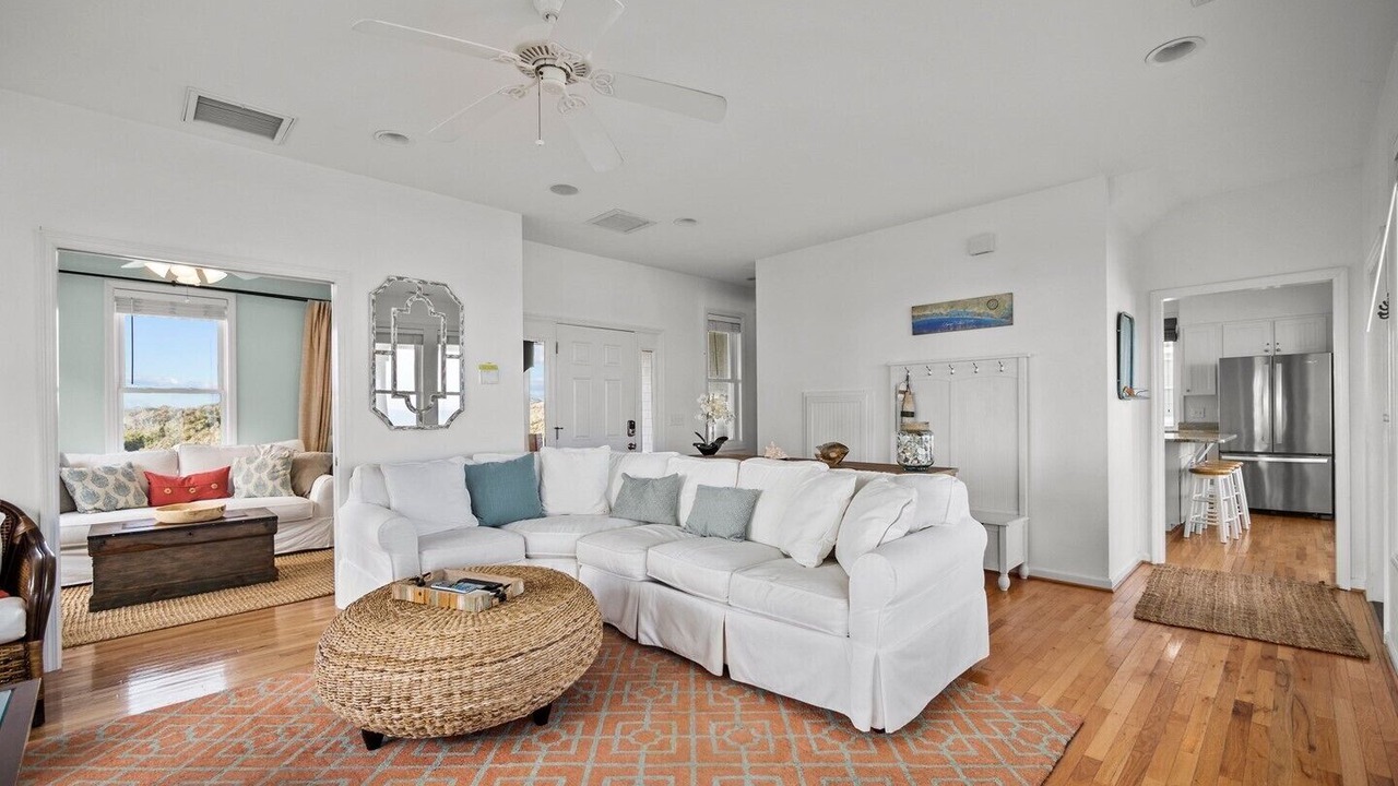 Photo of Livingroom in North Topsail Beach