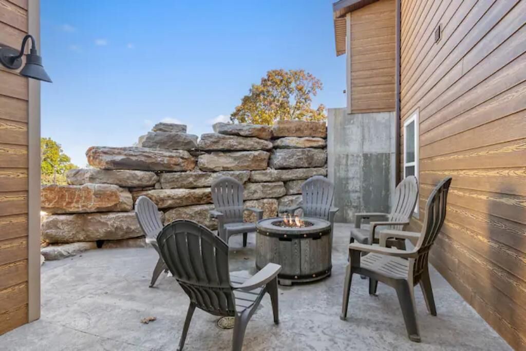 Photo of Patio Balcony in Kimberling City