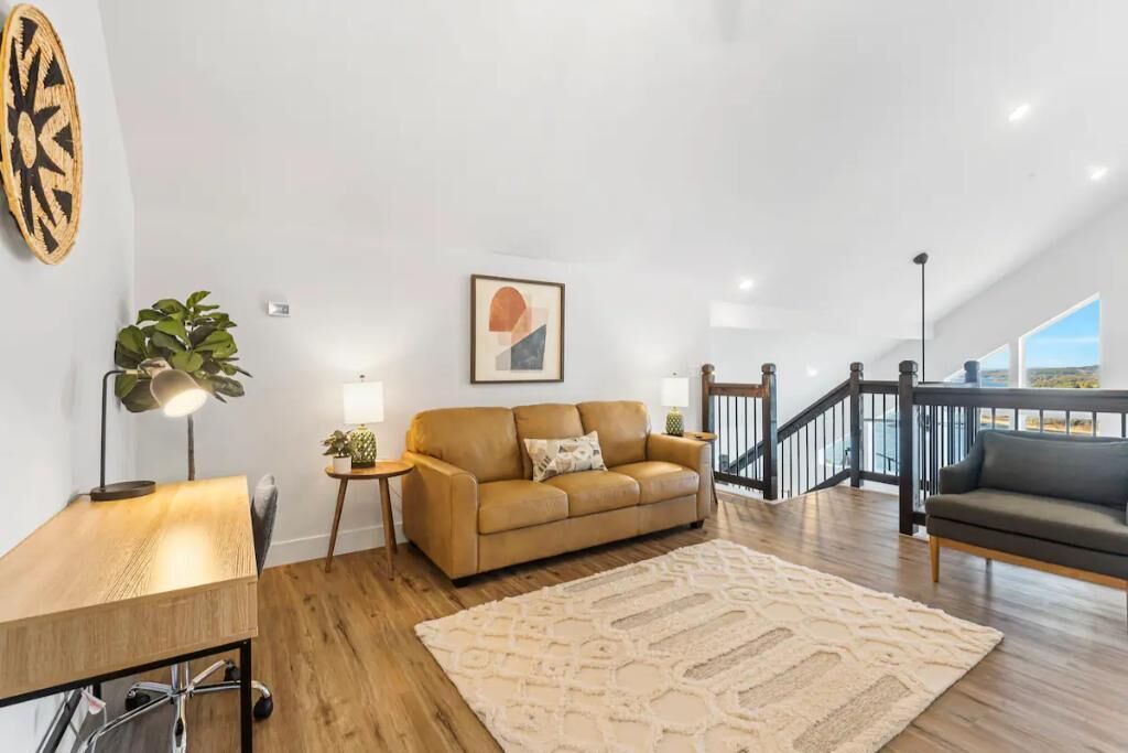 Photo of Livingroom in Kimberling City