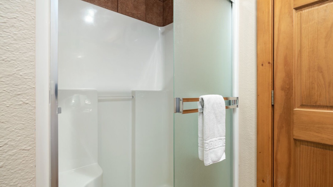 Photo of Bathroom in Reeds Spring