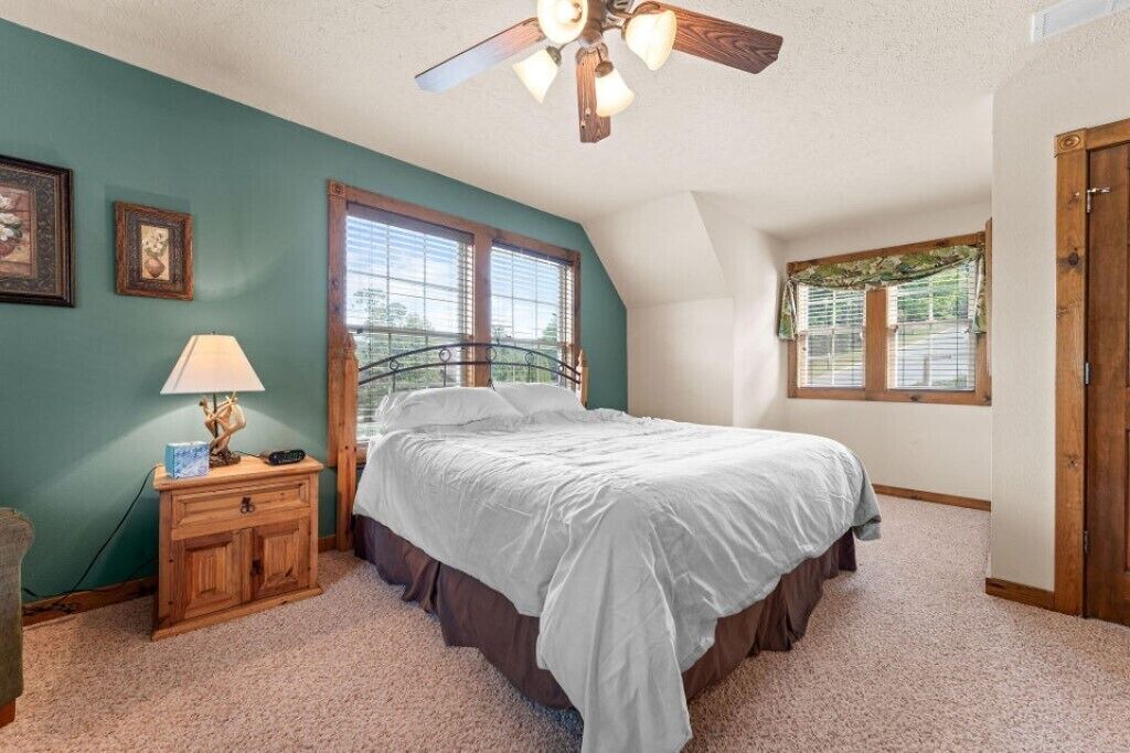Photo of Bedroom in Reeds Spring