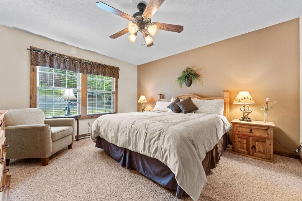 Photo of Bedroom in Reeds Spring