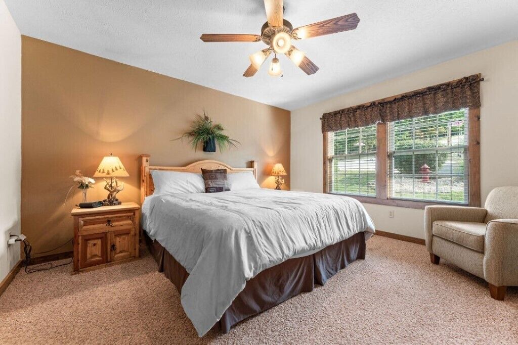 Photo of Bedroom in Reeds Spring