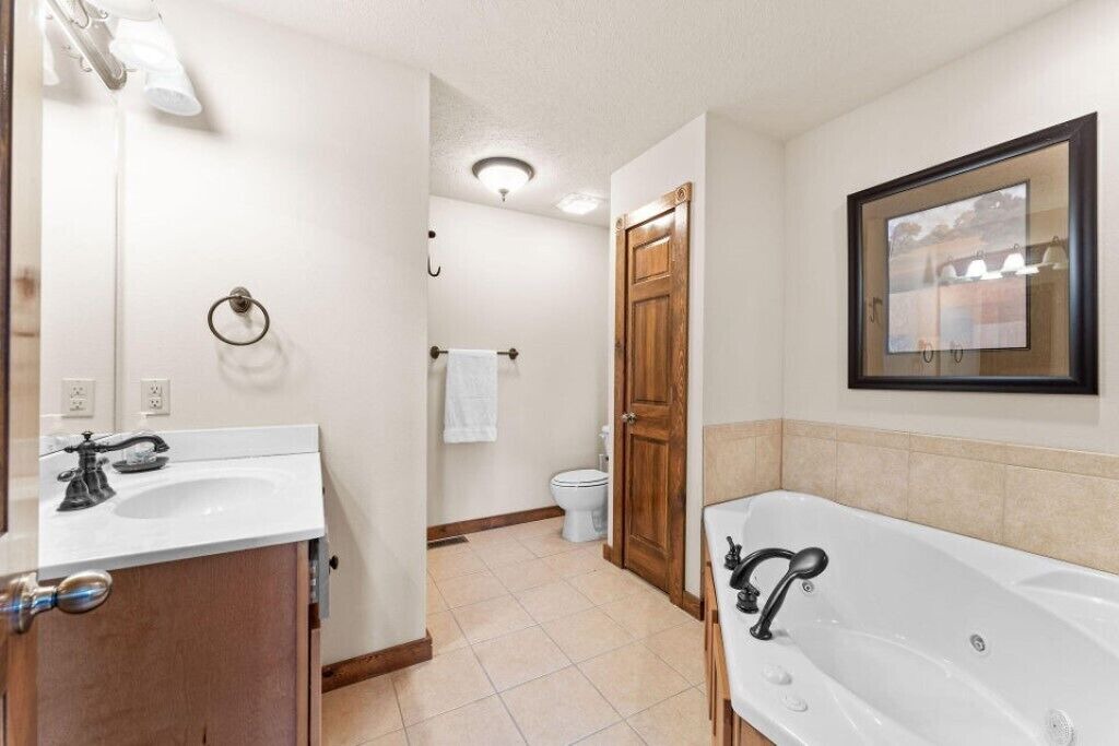 Photo of Bathroom in Reeds Spring