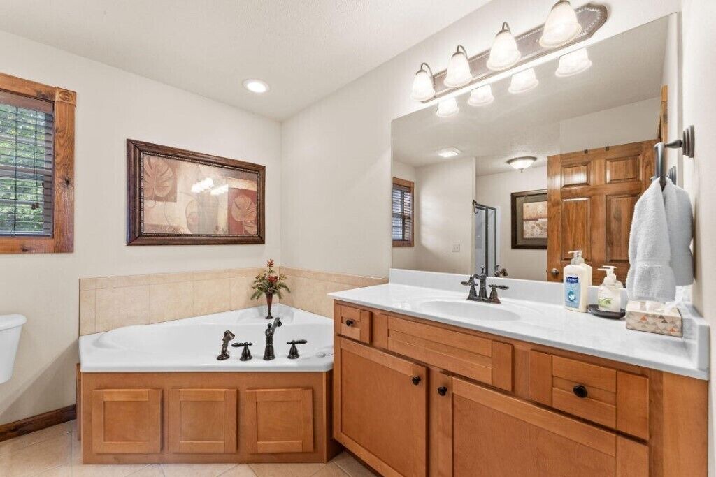Photo of Bathroom in Reeds Spring