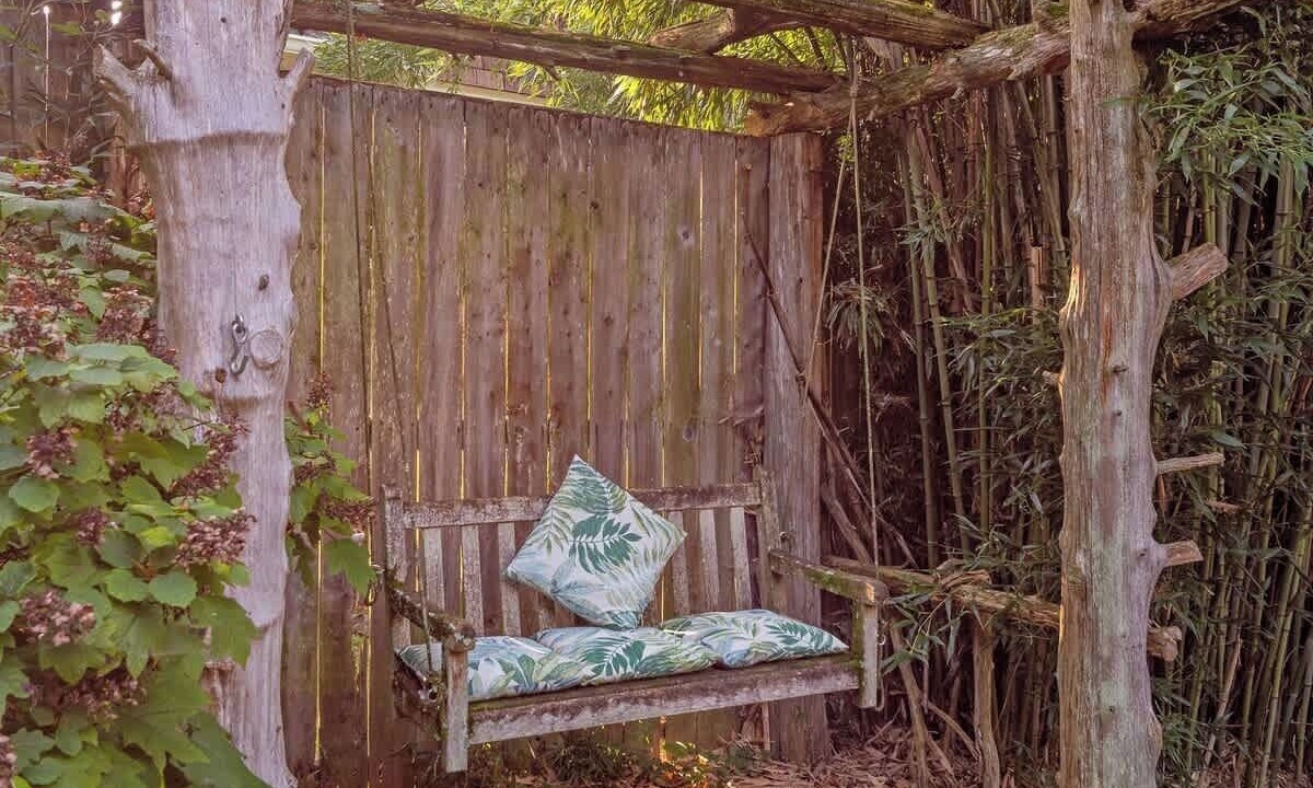 Photo of Outdoor in Belmont - Hillsboro