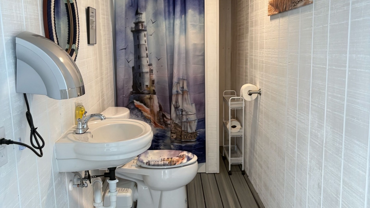 Photo of Bathroom in Atlantic Beach