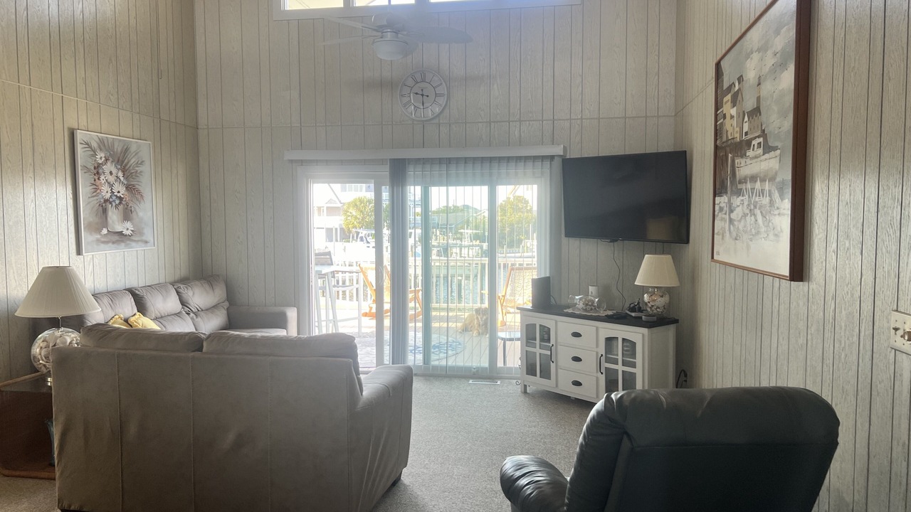 Photo of Livingroom in Atlantic Beach