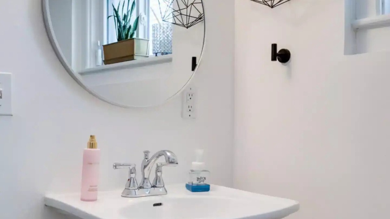 Photo of Bathroom in Shelby Park