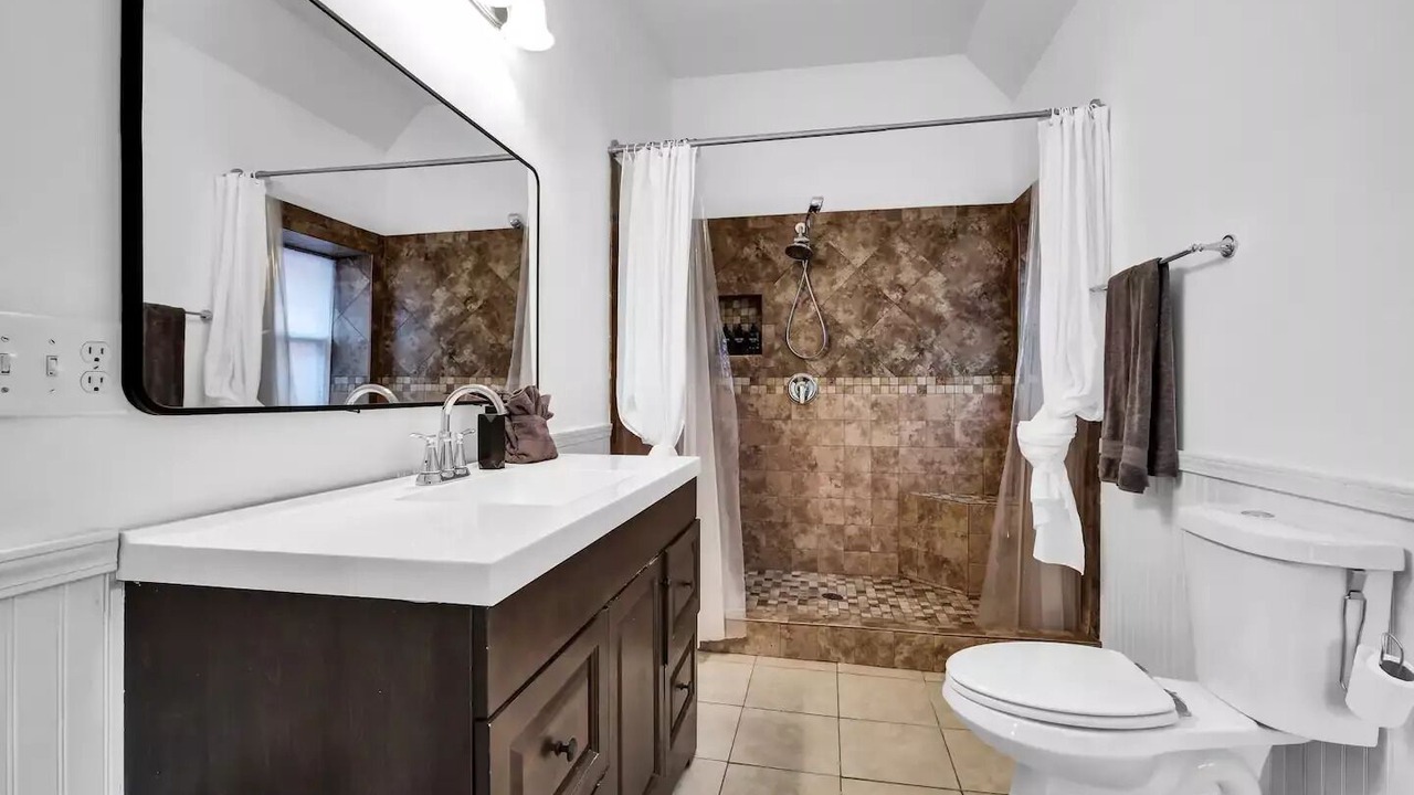 Photo of Bathroom in Shelby Park
