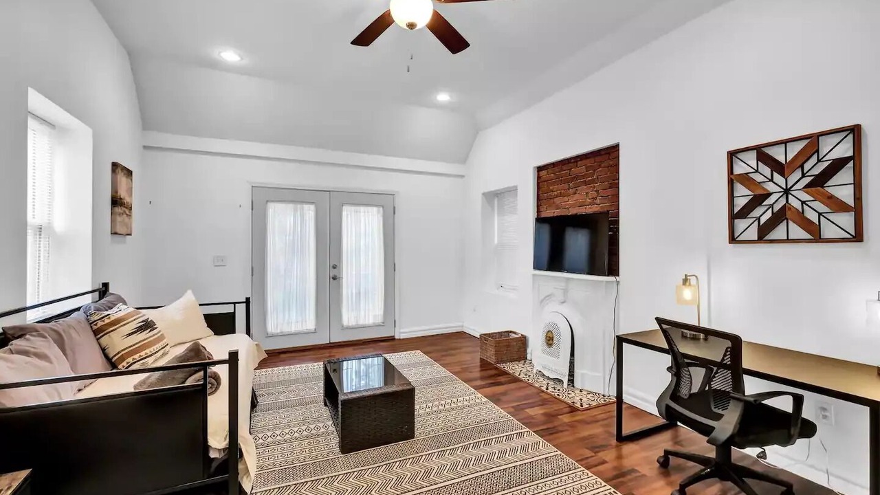 Photo of Livingroom in Shelby Park