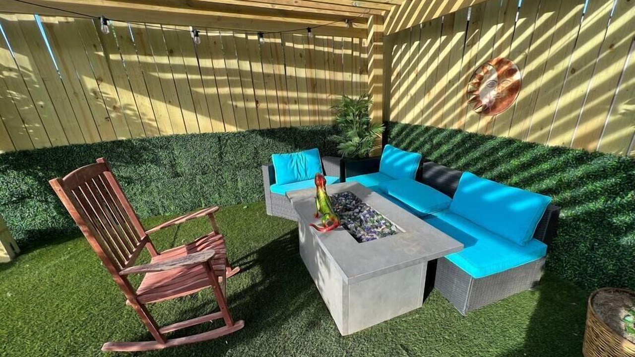 Photo of Outdoor in Taylor Berry
