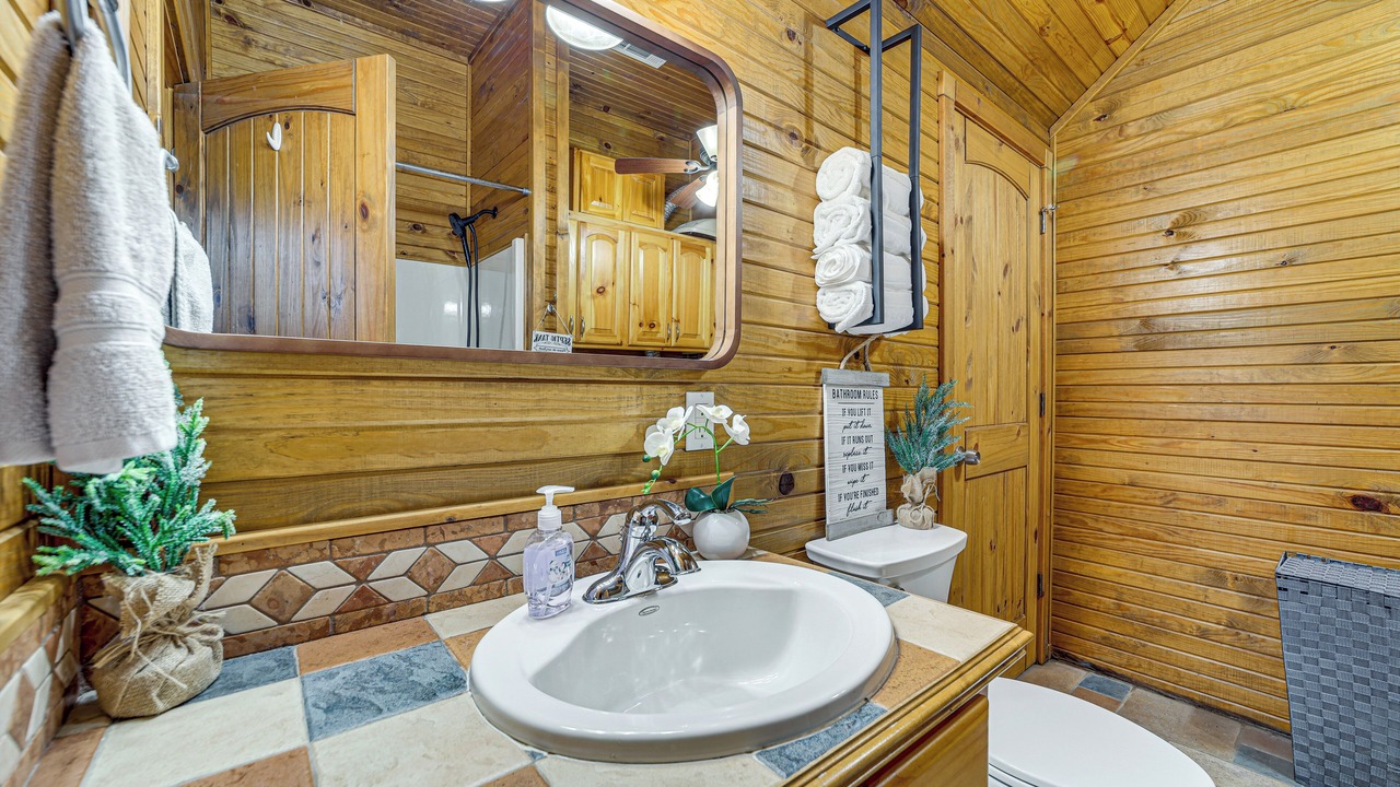 Photo of Bathroom in Hoyt
