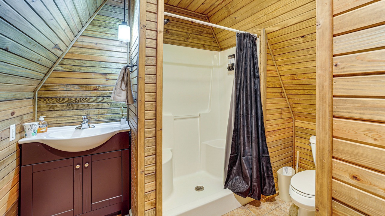 Photo of Bathroom in Hoyt