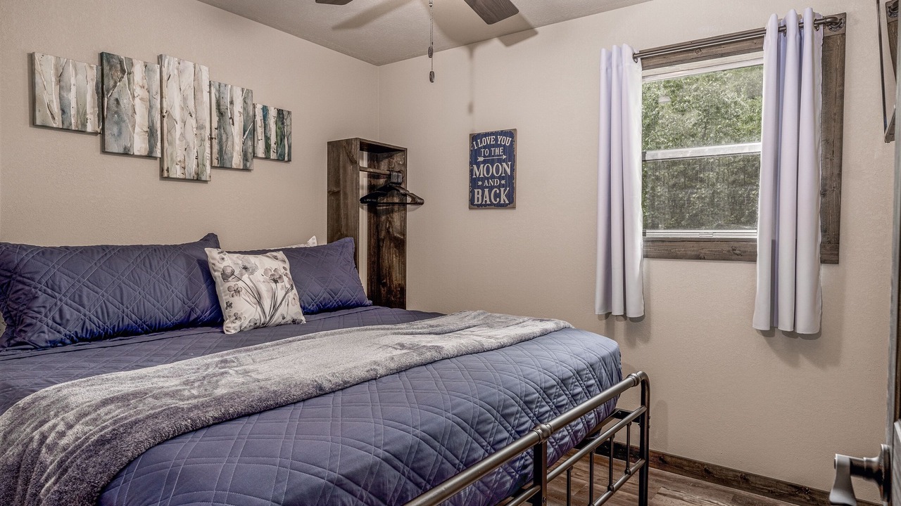 Photo of Bedroom in Branson West