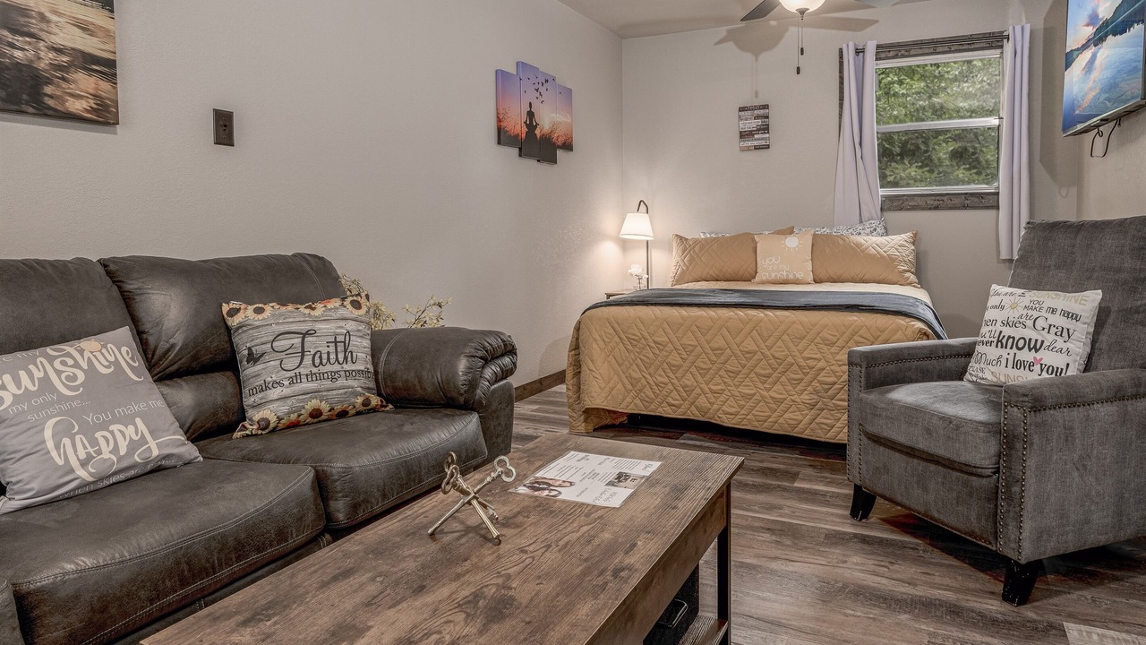 Photo of Bedroom in Branson West