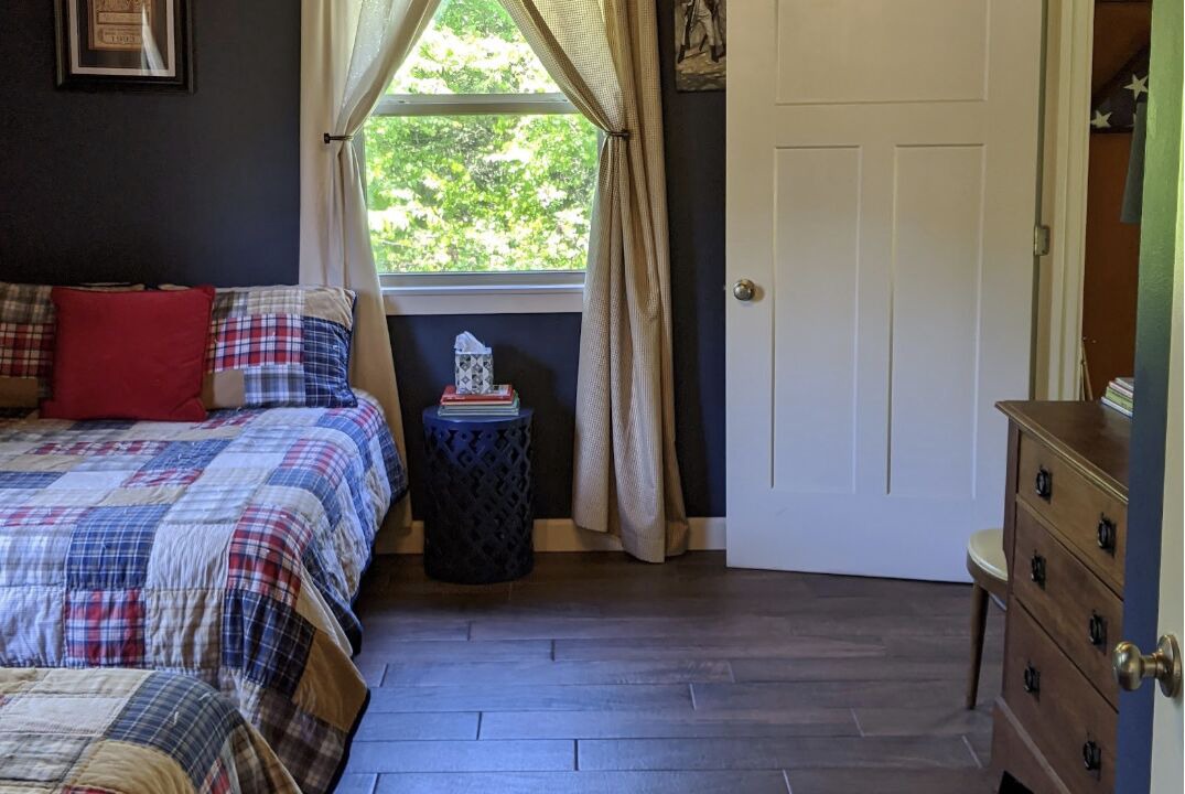 Photo of Bedroom in Booneville