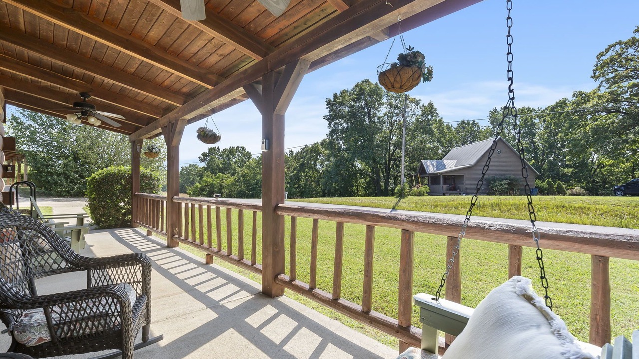 Photo of Patio Balcony in Big Cedars